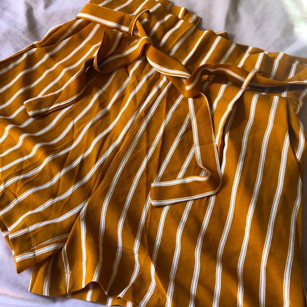 Tie waste high wasted shorts